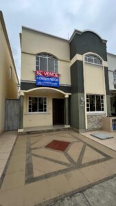 Casa en Venta urbanización Ciudad Palmeras Machala