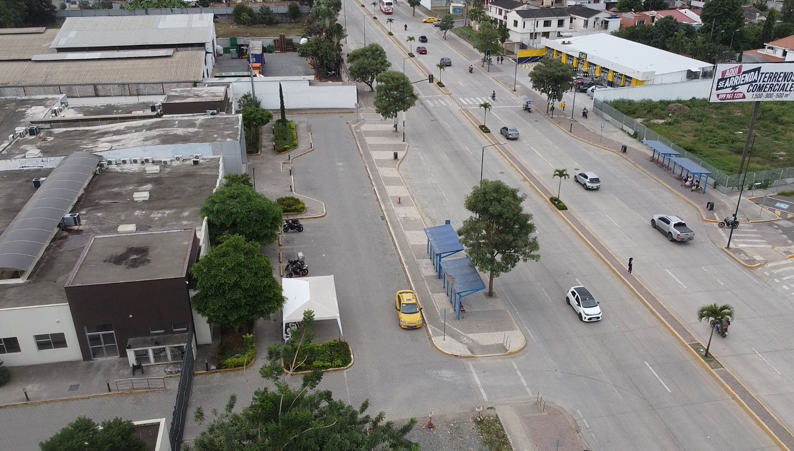 Terreno-en-venta-sobre-via-principal-de-machala-2